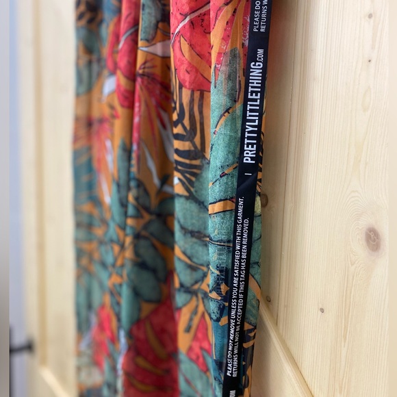 ❤️❤️NWT PrettyLittleThing Wide Leg Multicolor Palm Leaf Tropical Swim Coverup - Picture 2 of 11